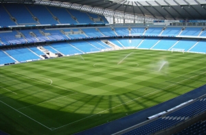 Cách làm sân cỏ nhân tạo hai màu trong sân bóng đá Cách làm sân cỏ nhân tạo hai màu trong sân bóng đá