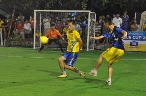 Phong trào bóng đá trên sân cỏ nhân tạo ngày càng phát triển Phong trào bóng đá trên sân cỏ nhân tạo ngày càng phát triển