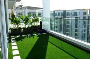 Hướng dẫn tự thi công thảm cỏ nhân tạo ở ban công nhà Hướng dẫn tự thi công thảm cỏ nhân tạo ở ban công nhà