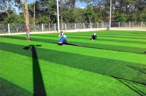 Quy trình thay mới cỏ nhân tạo cho sân bóng cũ