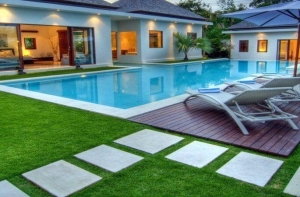 3 cách trang trí hồ bơi tuyệt đẹp cùng cỏ nhân tạo 3 cách trang trí hồ bơi tuyệt đẹp cùng cỏ nhân tạo