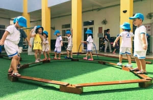 Một vài lý do bạn nên sử dụng cỏ nhân tạo cho trẻ Một vài lý do bạn nên sử dụng cỏ nhân tạo cho trẻ