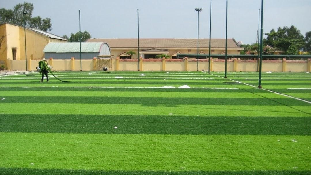 Lựa chọn độ dày phù hợp của cỏ nhân tạo cho sân bóng